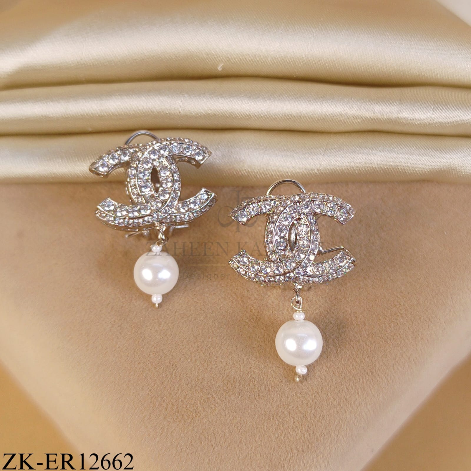 C SHAPE PEARL DROP EARRINGS