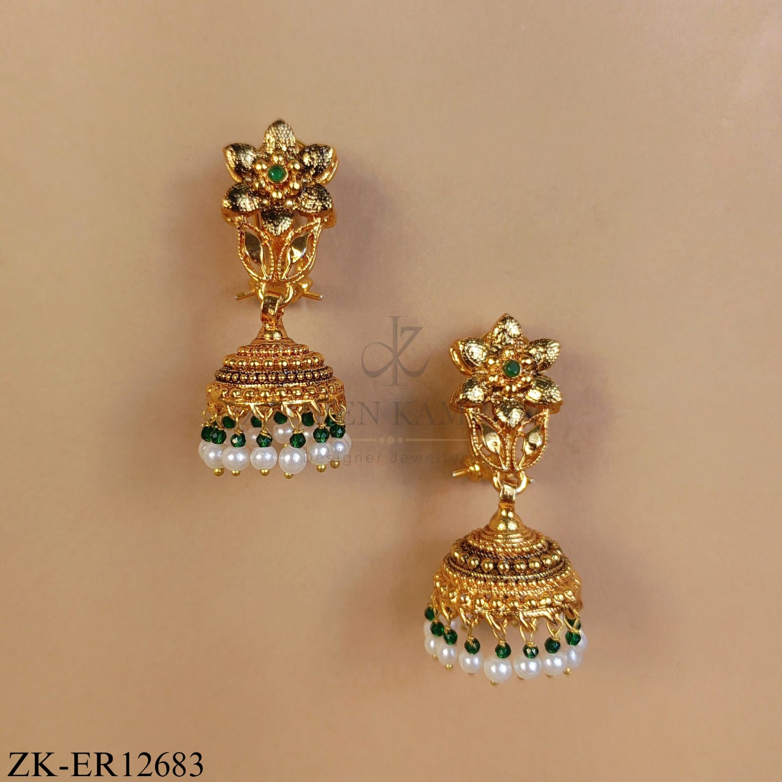 GOLDEN FLORAL EARRINGS WITH EMERALD DROPS