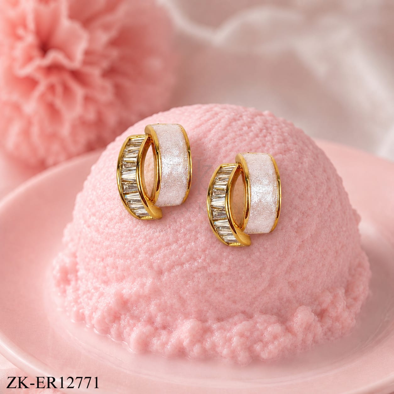 GOLD TONE SPLIT EARRINGS