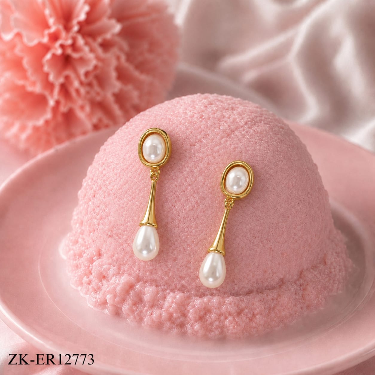 GOLD SLIM BAR EARRINGS WITH DUAL PEARLS