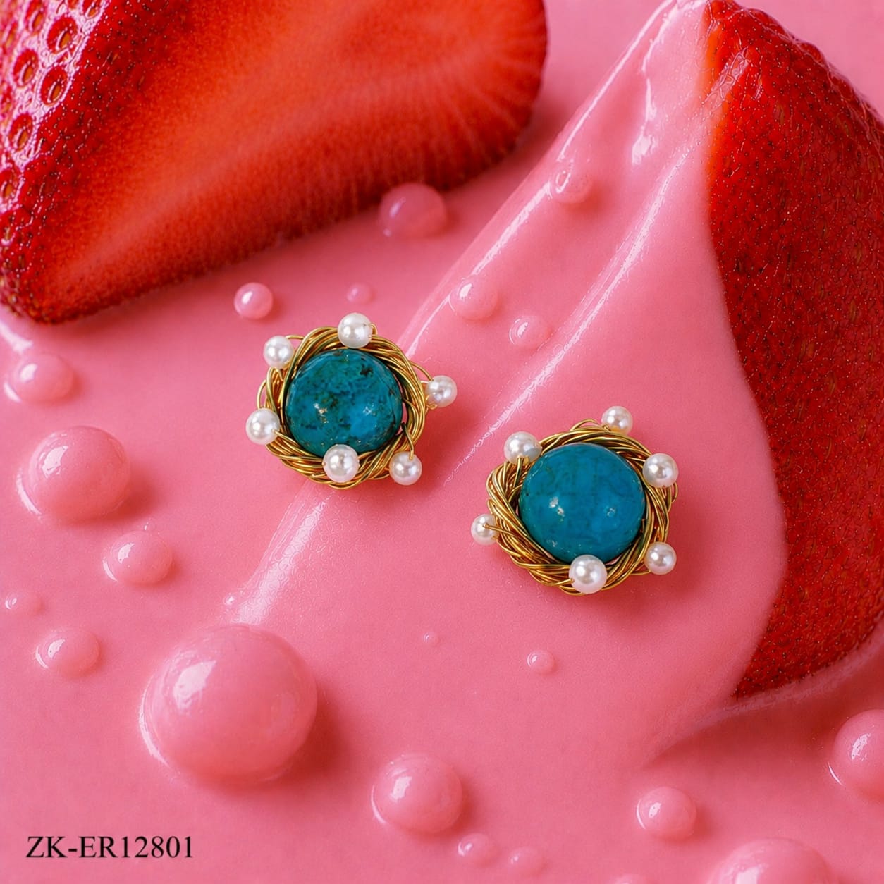 GOLDEN ROUND BLUE AND WHITE PEARL EARRINGS