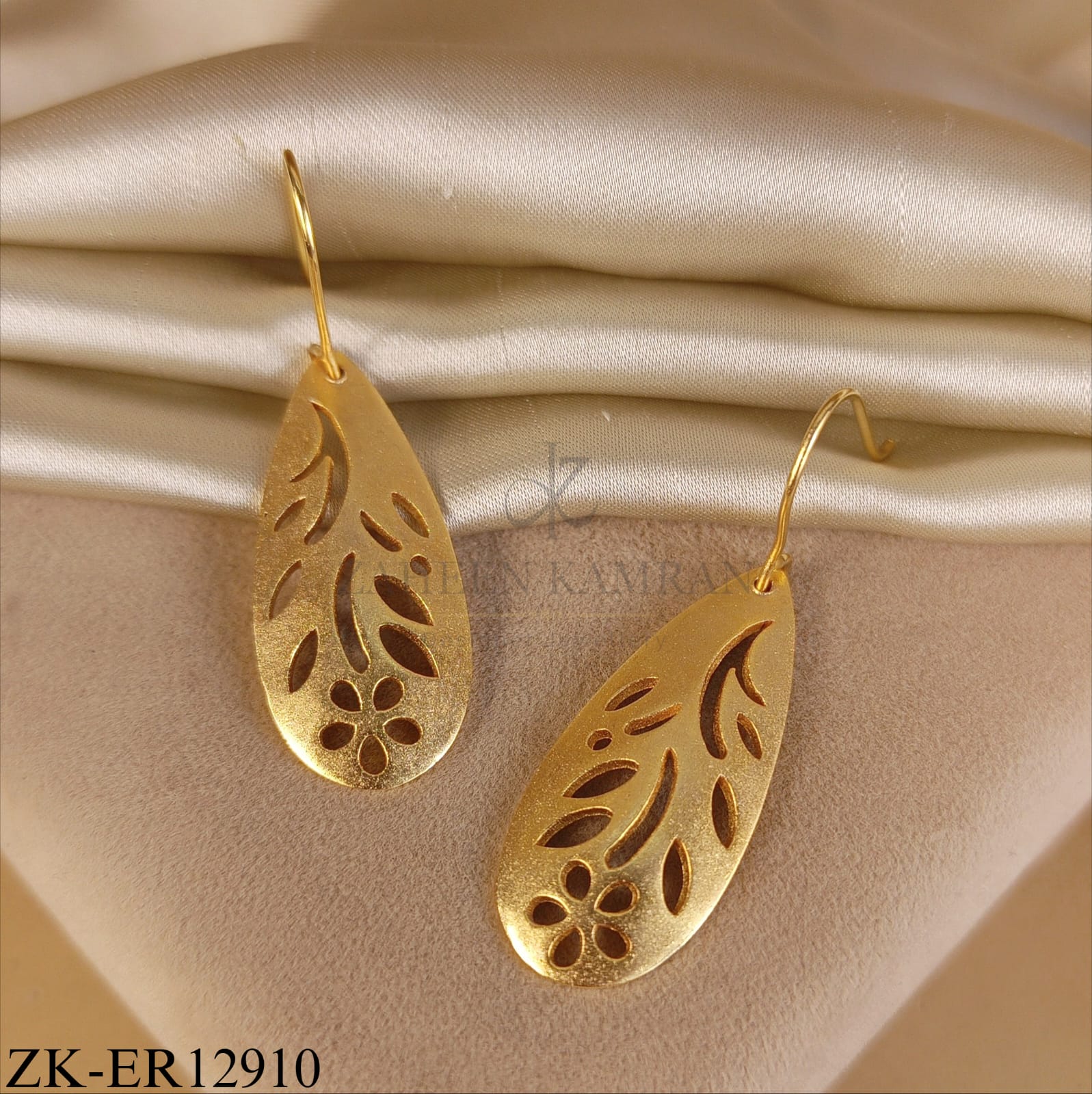 LEAFLET EARRINGS