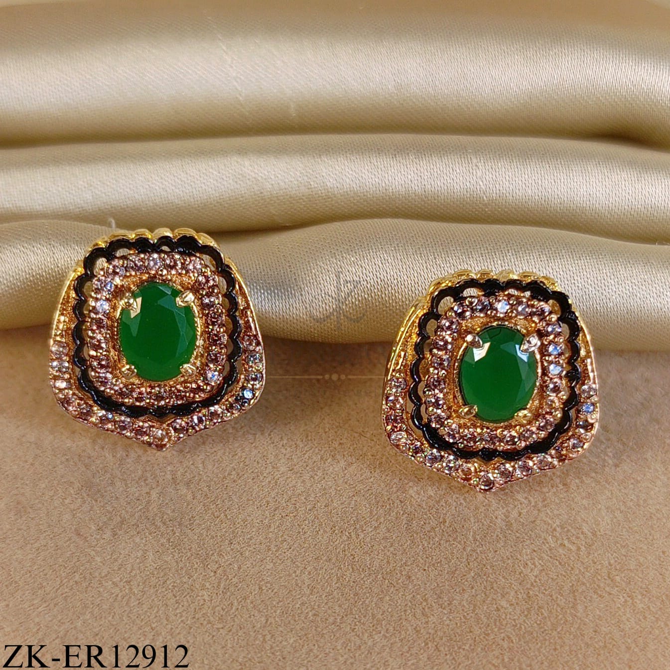 EMERALD SQUARE EARRINGS