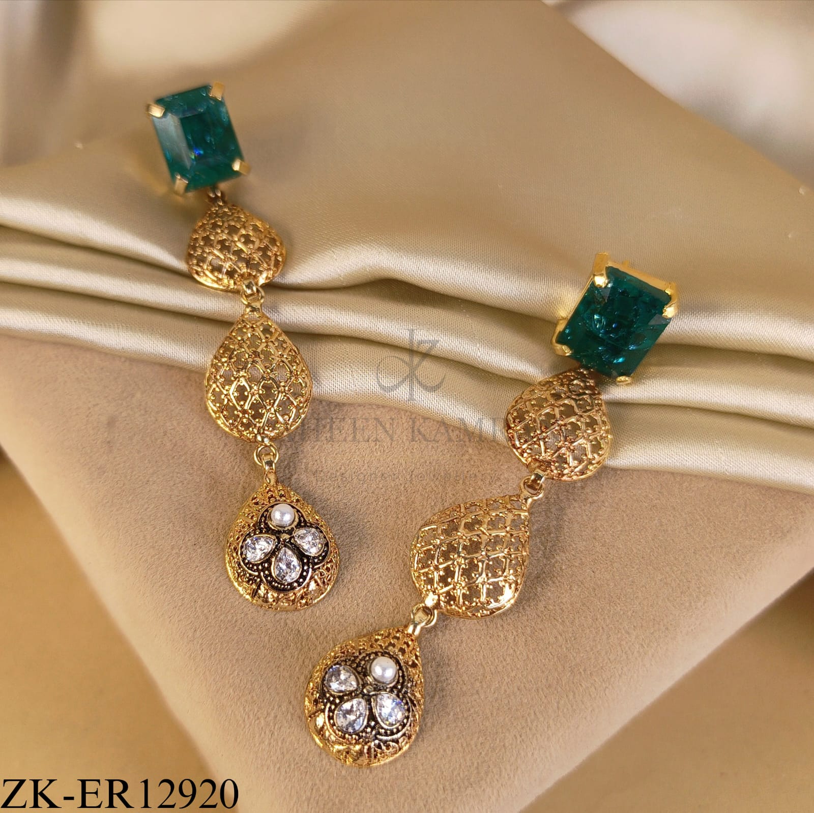 EMERALD LONG EARRINGS