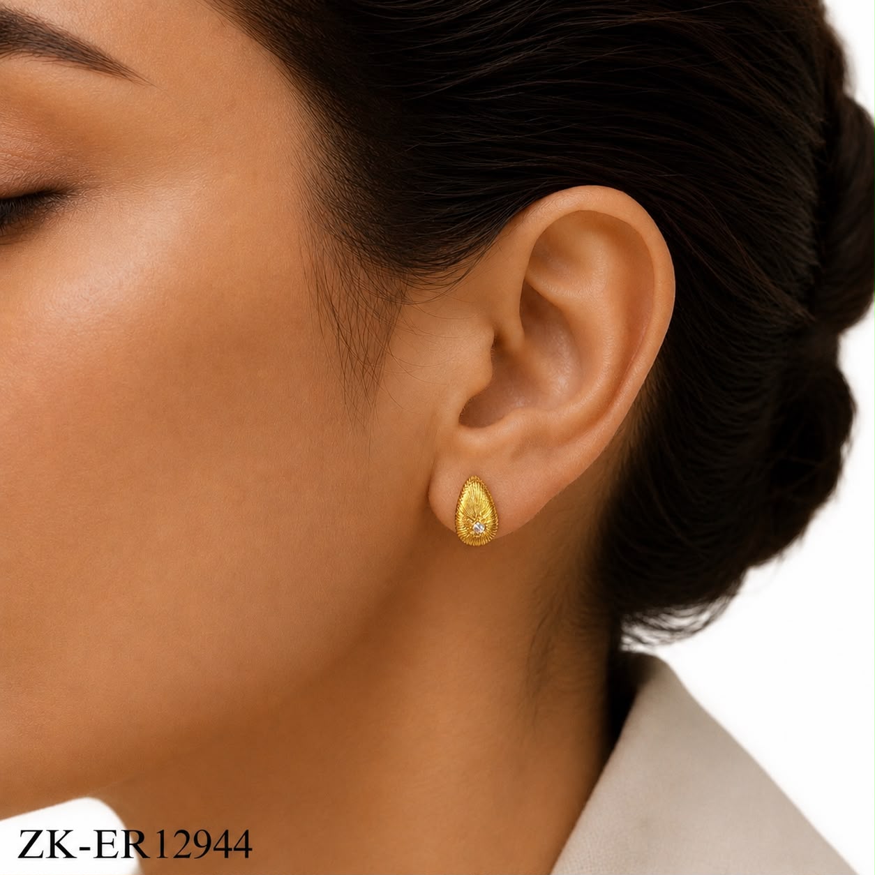 LINED TEXTURED EARRINGS