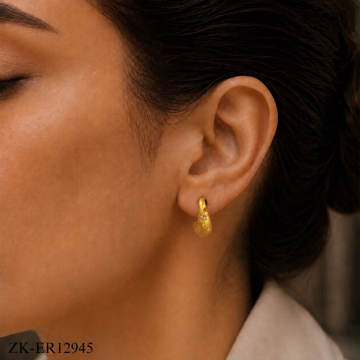 GOLDEN HOOP EARRINGS