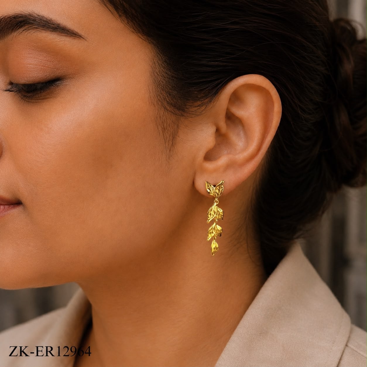 GOLDEN LEAFLET EARRINGS