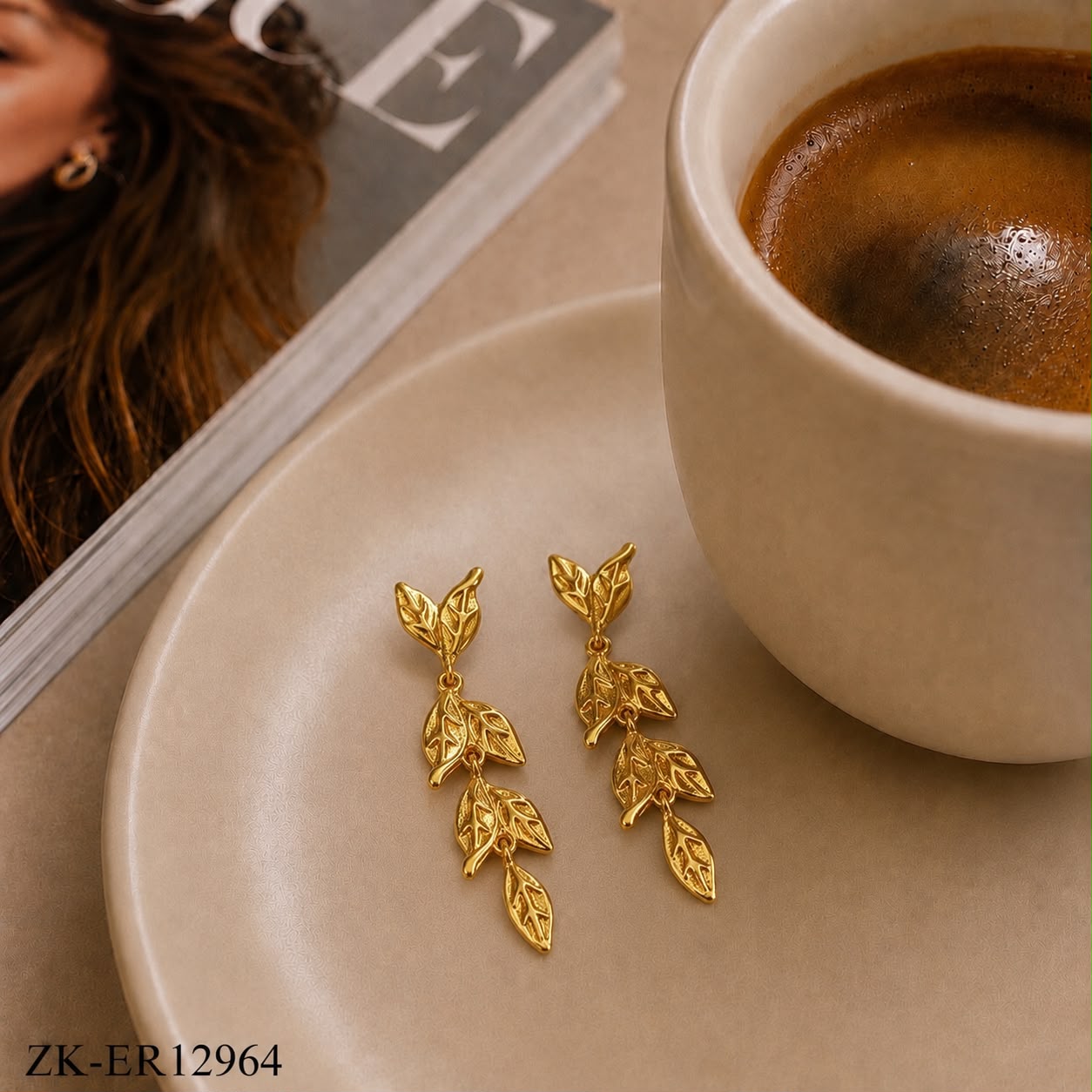 GOLDEN LEAFLET EARRINGS