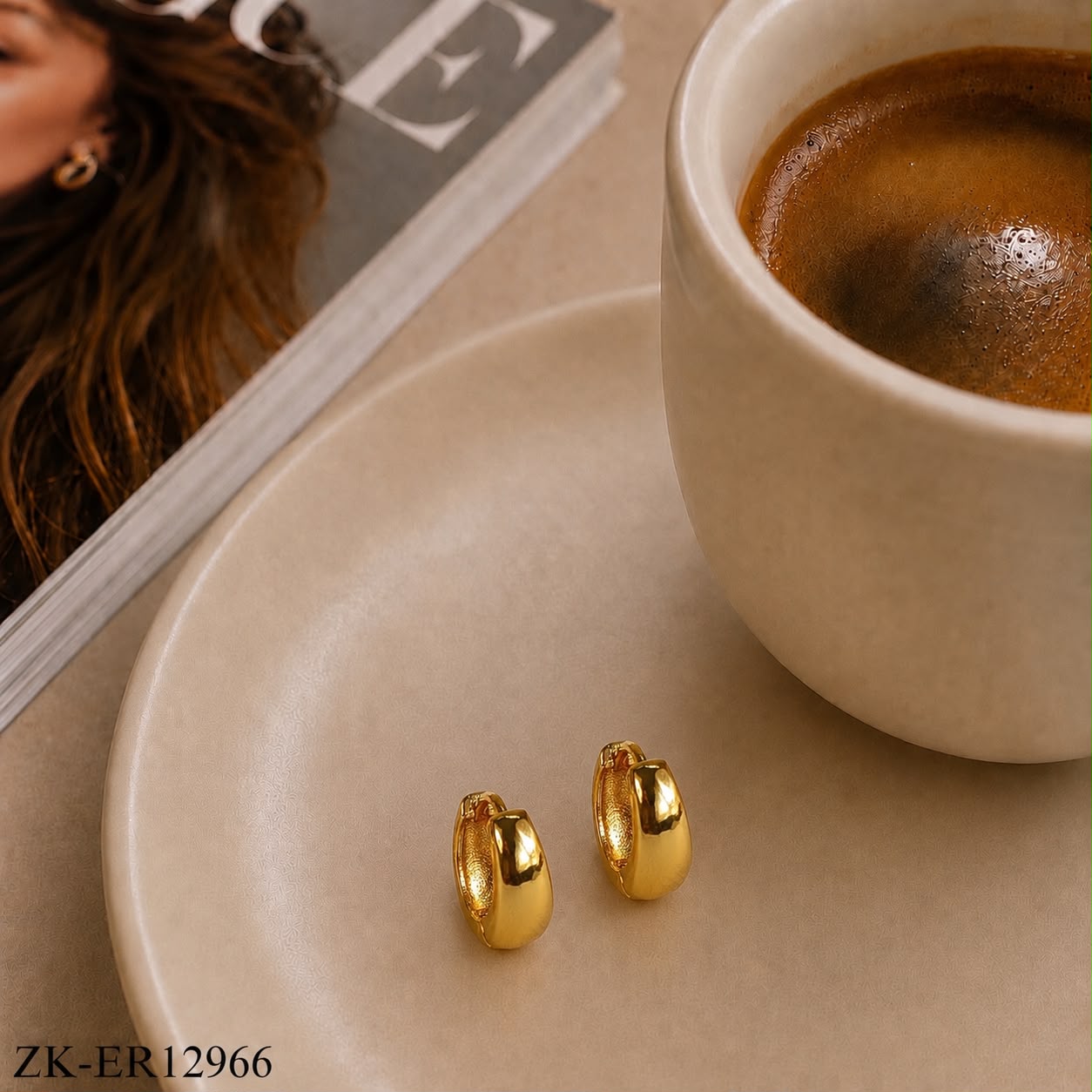 GOLDEN SMOOTH EARRINGS