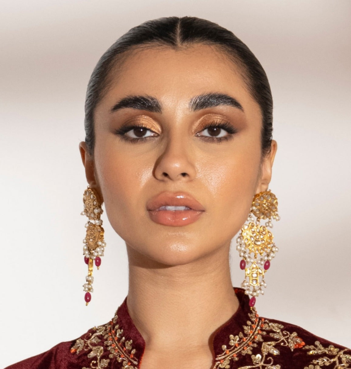 Solid kundan earrings