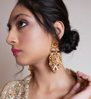 Glossy danglers