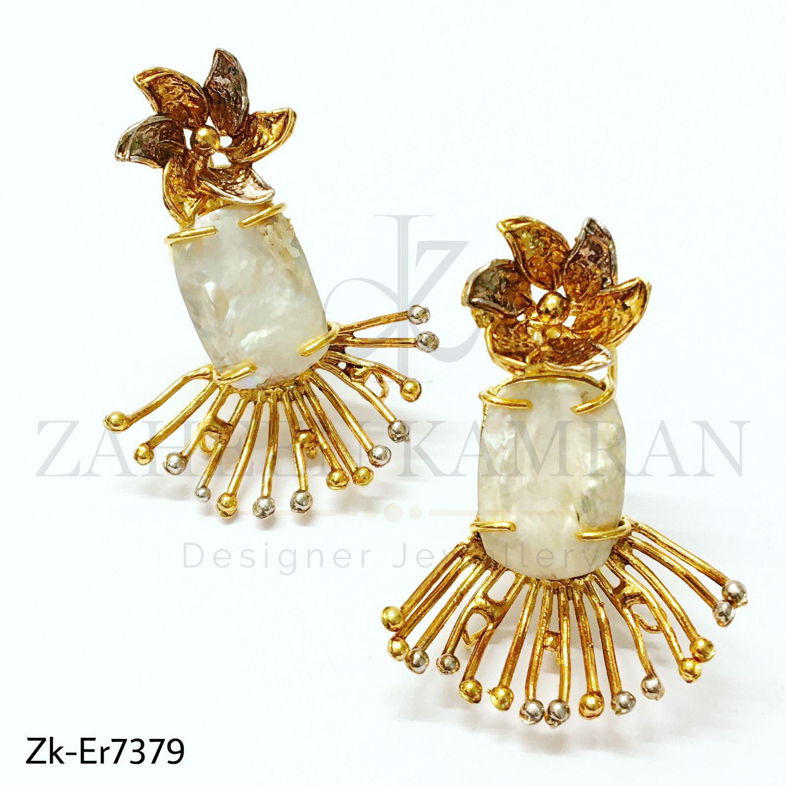 Majestic mother pearl studs