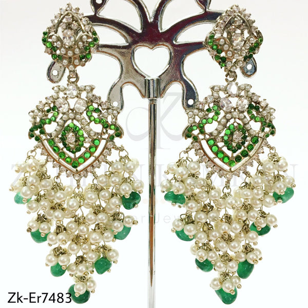 Emerald pearl hanging earrings