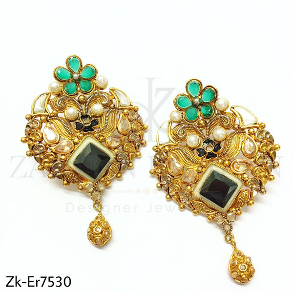 Emerald classic earrings