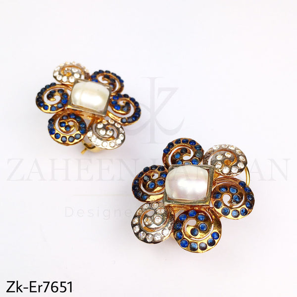 Elegant bloom Studs