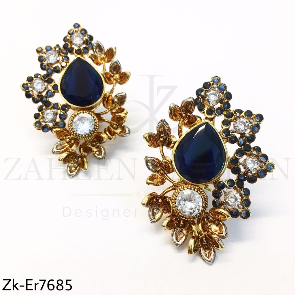 Drop petal studs