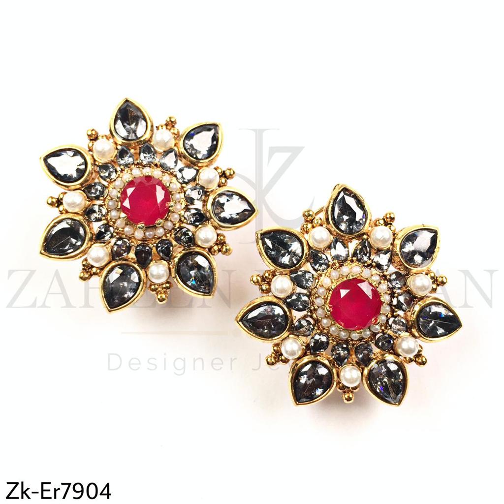 Tea drop floret earrings.