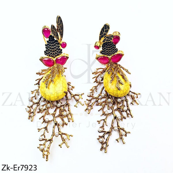 Roots style earrings.