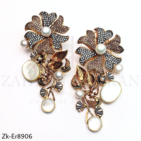 Funtastic floral earrings.