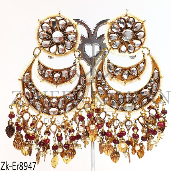 Stunning floral earrings.