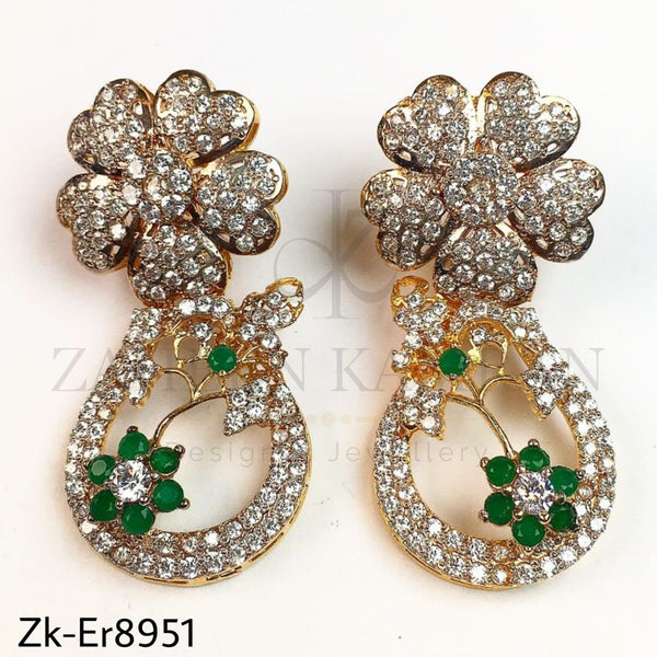 Classy floral earrings.