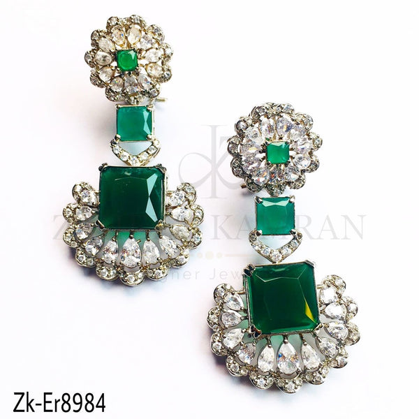 Dazzling emeralds earrings