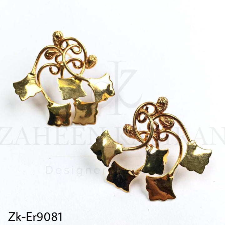 Classy golden earrings.