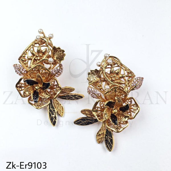 Floral earrings.