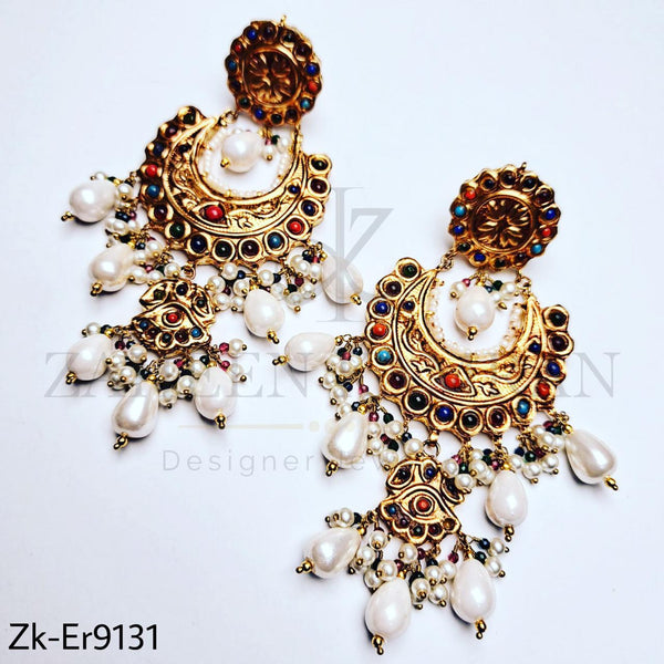 Elegant earrings.