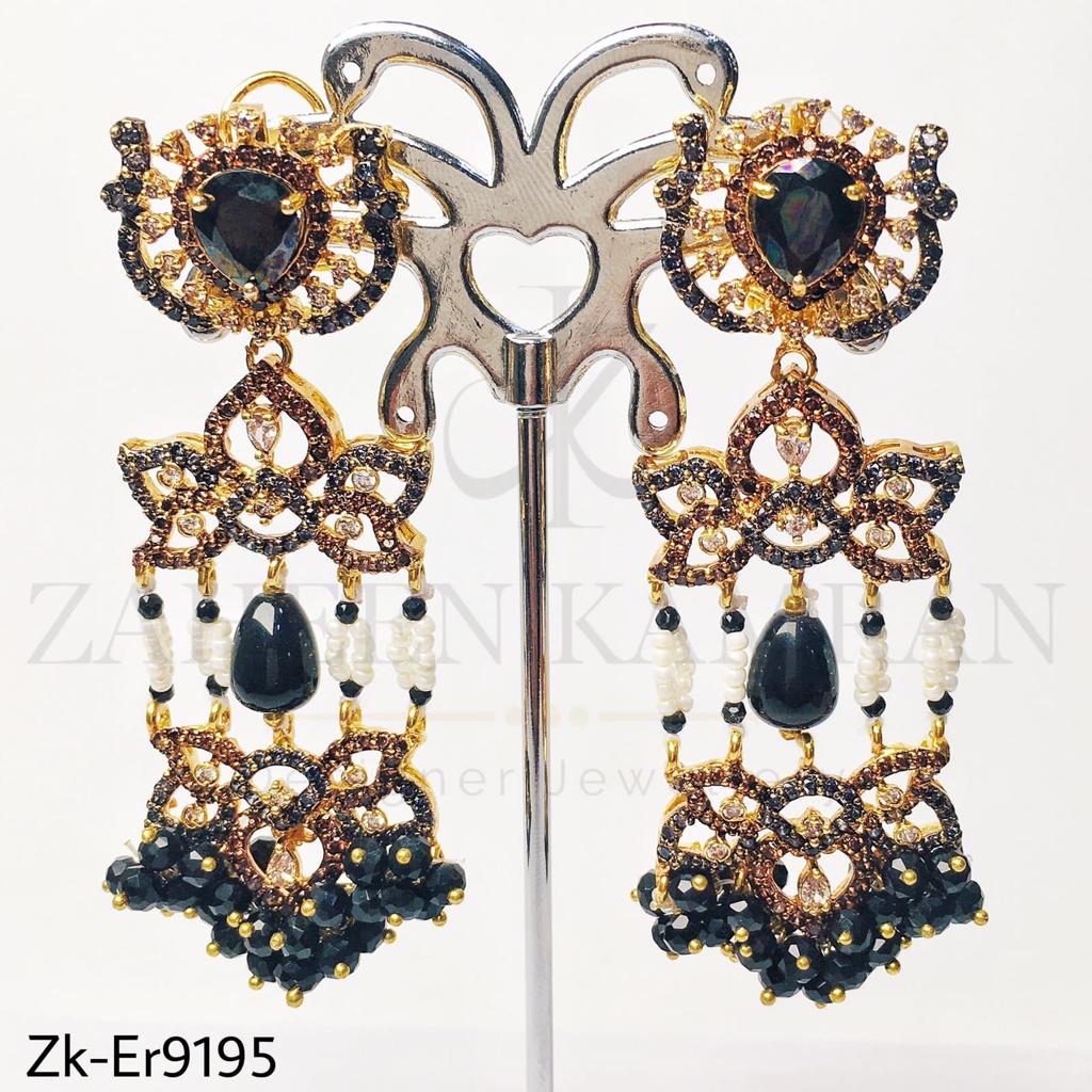 Splendid long earrings.