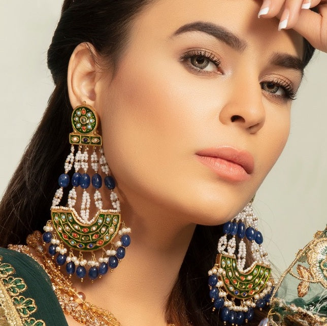 Stunning earrings.