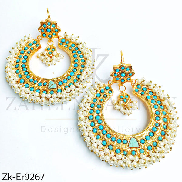 Circle styli earrings.