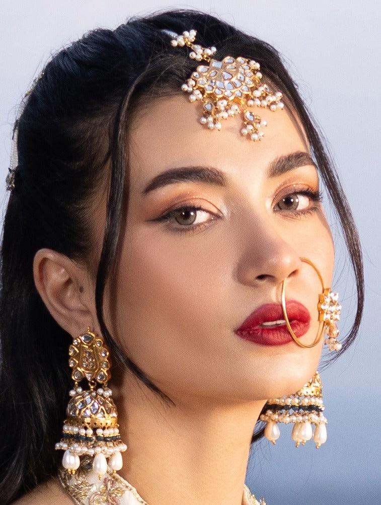 Kundan earrings.