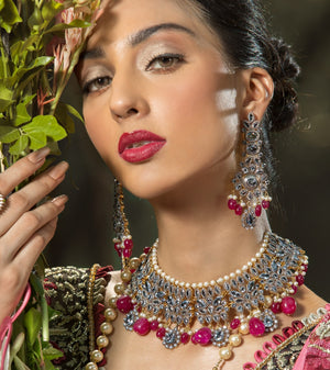 Emerald Kundan Prety Necklace Set