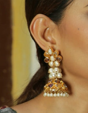 Gorgeous Design Furnished Necklace