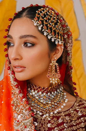 Gorgeous Design Furnished Necklace