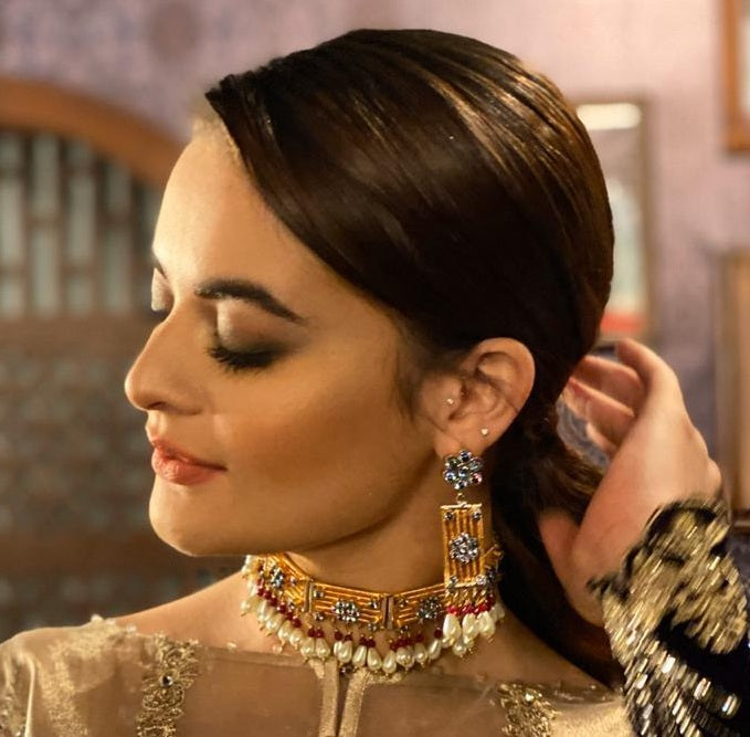 Twisted Designed Choker Set