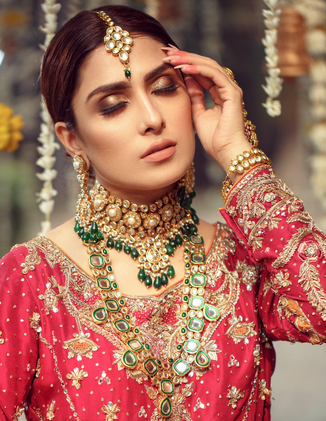 Emerald Kundan Dignified Necklace set