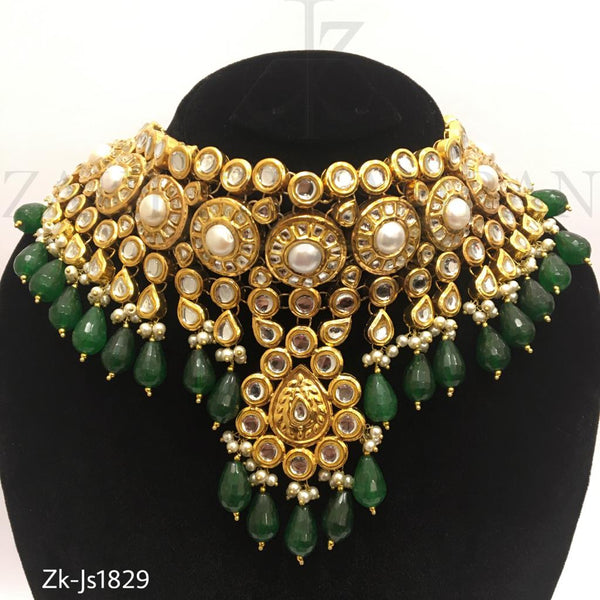 Emerald Kundan Dignified Necklace set