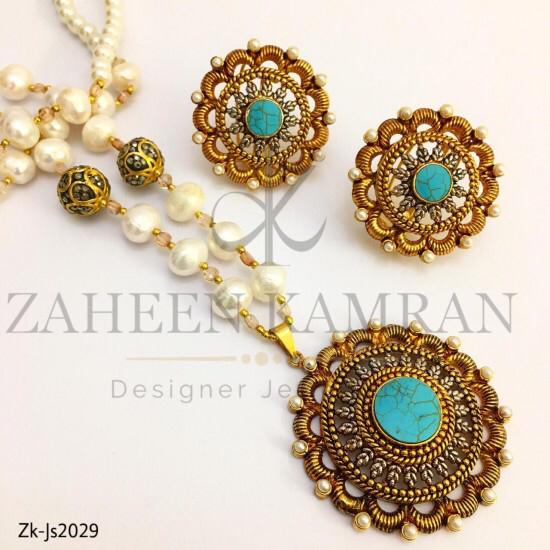 Traditional Feroza Pendant Set