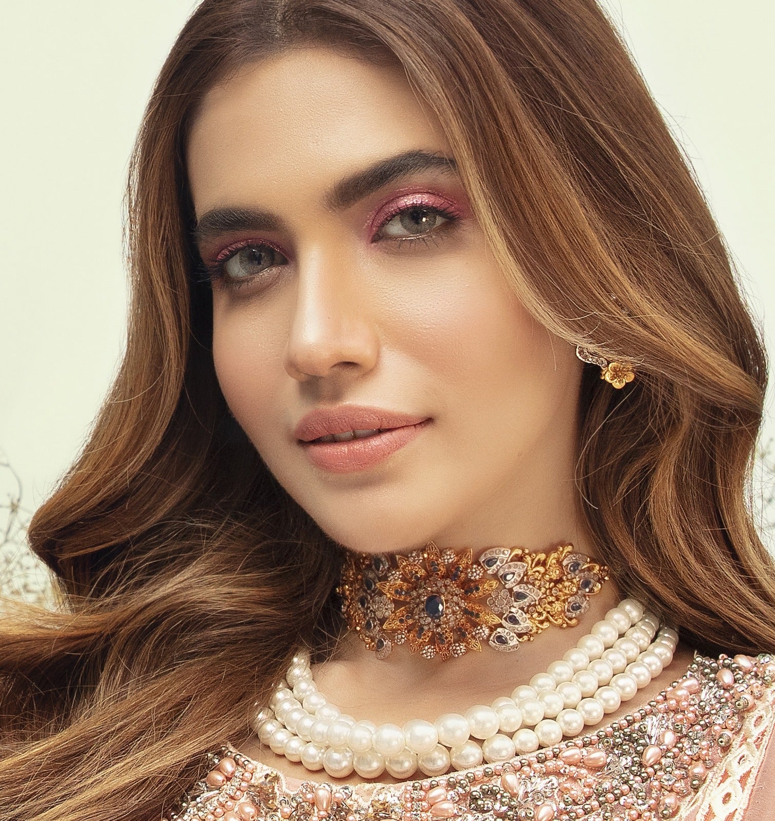 Floral antique choker set