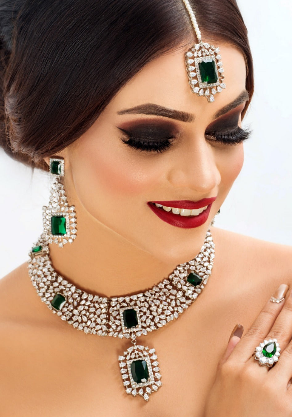 Zirconian emerald set