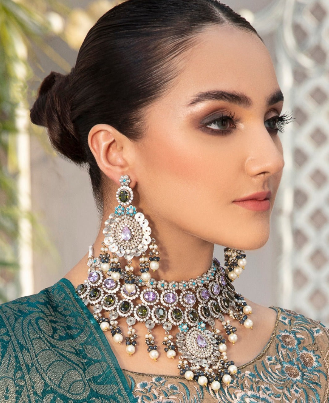 Contrasting silver set