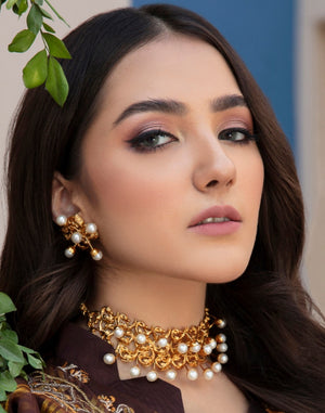 Pearls choker set