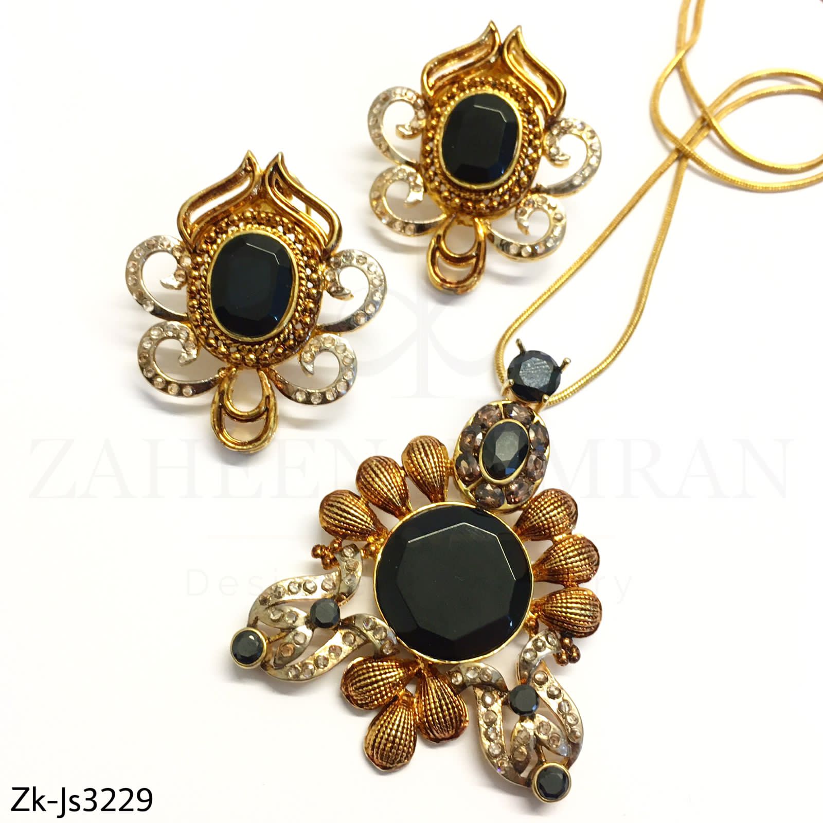Agate pendent set