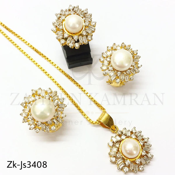 Stylish pearl pendant