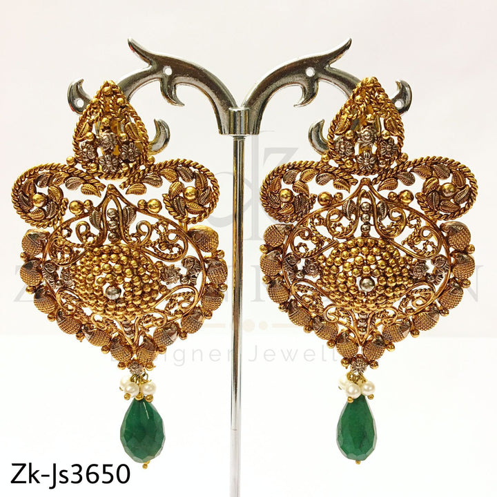 Gold antique set