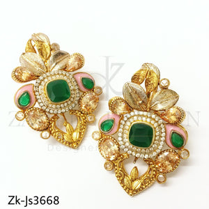 Emerald golden pendant