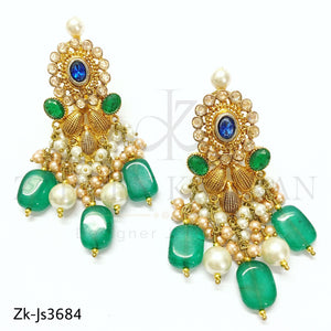 Sleek emerald choker set