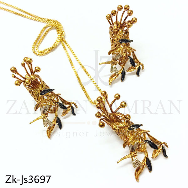 Antique leaf pendant